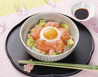 春のふわふわネギとろサーモン丼