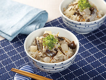 さば缶と塩昆布の炊き込みごはん