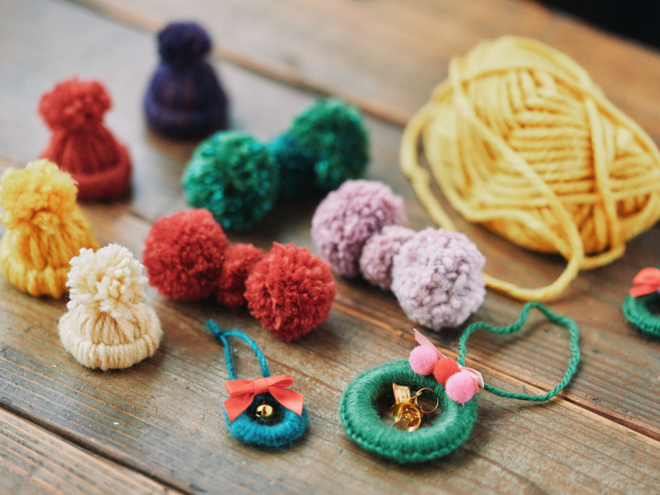 毛糸で遊ぼう!小さめがかわいいオーナメント作り
