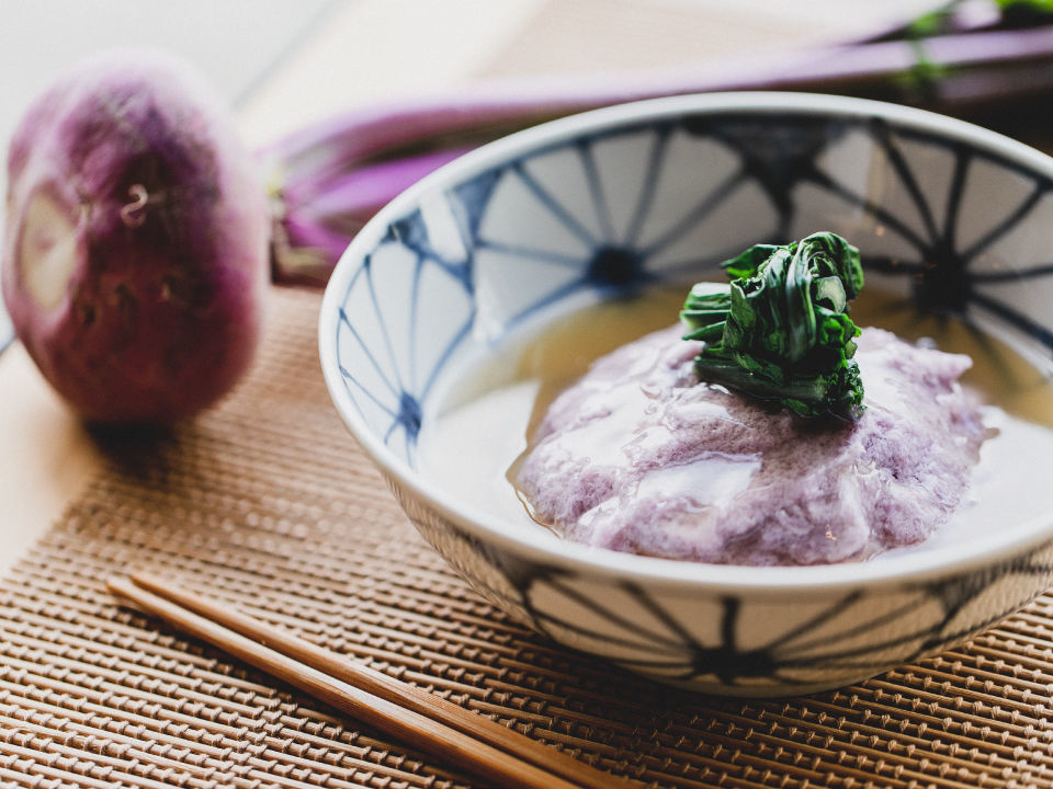 【教えてレシピ】美味しい季節到来！鮮やかな赤かぶで、料亭のような一品を。