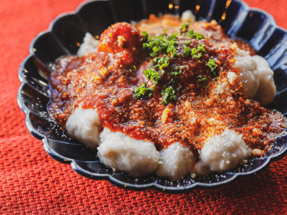 【教えてレシピ】きめ細やかでねっとり食感♪旬の里芋の洋風アレンジ。