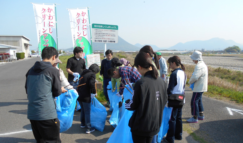 地域の皆さんと一緒に土器川清掃！